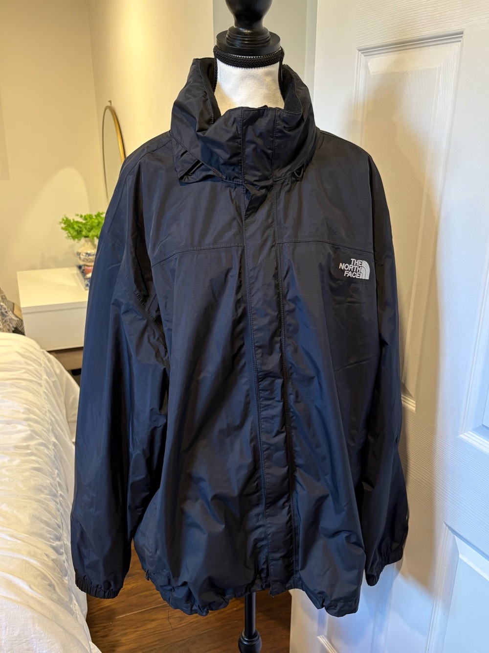 The North Face Black Hooded Rain Jacket Windbreaker Men’s XXL Waterproof